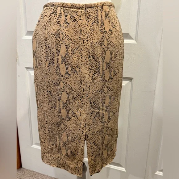 Dana Buchman 100% Silk Snake Print Pencil Skirt Size 4 Neutral - Picture 4 of 13